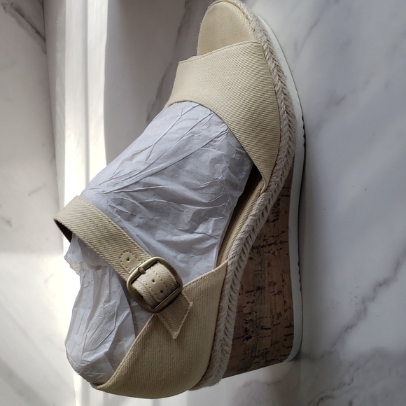LifeStride Go For It Espadrille Wedge Sandal in Butter Size 10M - Picture 4 of 11
